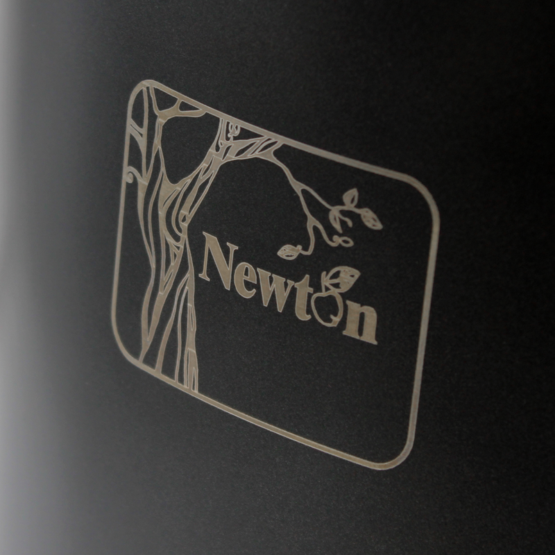 Laden Sie das Bild in Galerie -Viewer, Newton 8.5 Litre Gravity-Powered Water Filter System Black and White
